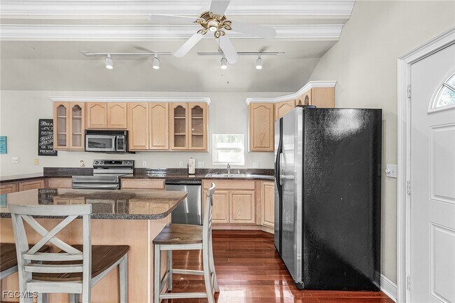 Building Photo - 135 Delmar Ave