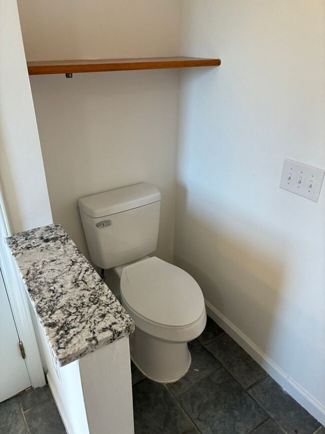 Building Photo - Welcome to the Heart of Unionville prime location!