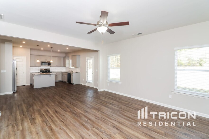 Building Photo - 147 Chapel Meadow Ln SW