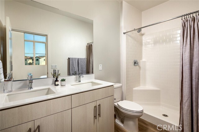 Building Photo - 1575 Vista Way