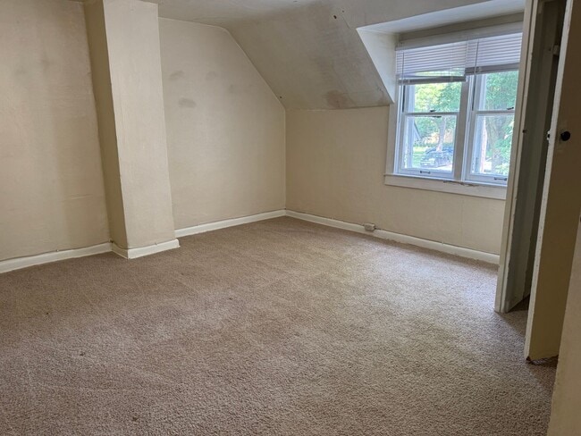 Building Photo - 721 W Olin Ave