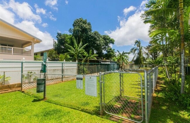 Little dog park - 94-302 Paiwa St