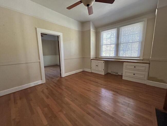 Building Photo - 601 Williams St