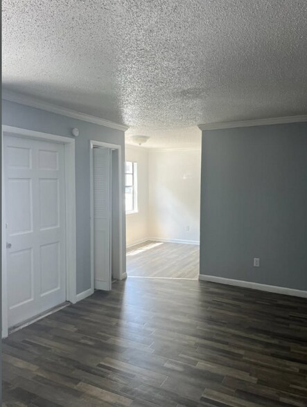 Building Photo - 3215 Baird Ave