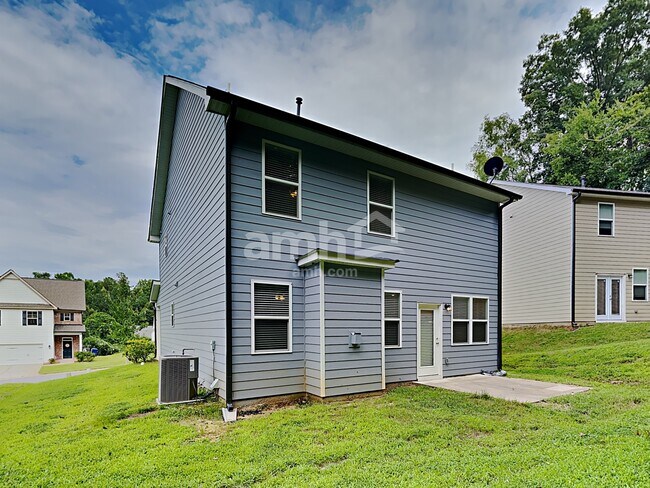 Building Photo - 230 McBee Pl