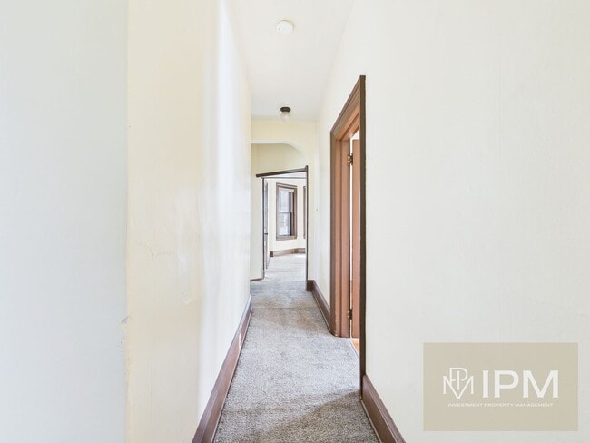 Building Photo - 24 N Main St