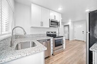 Building Photo - 5240 NE 89th Ave