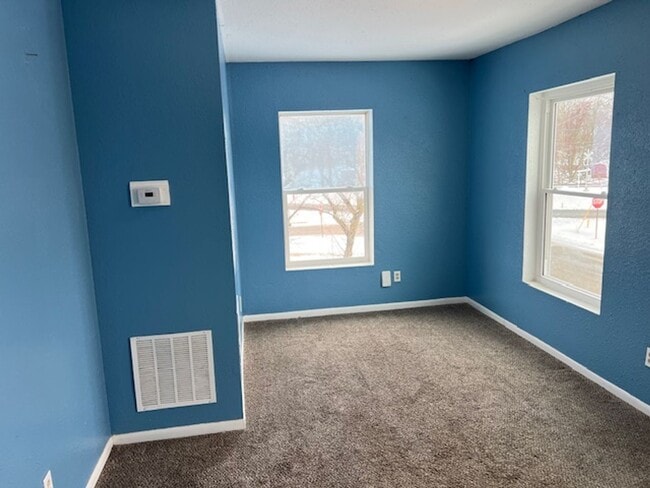 Building Photo - 145 Harris St