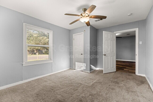 Building Photo - 3621 Redbird St