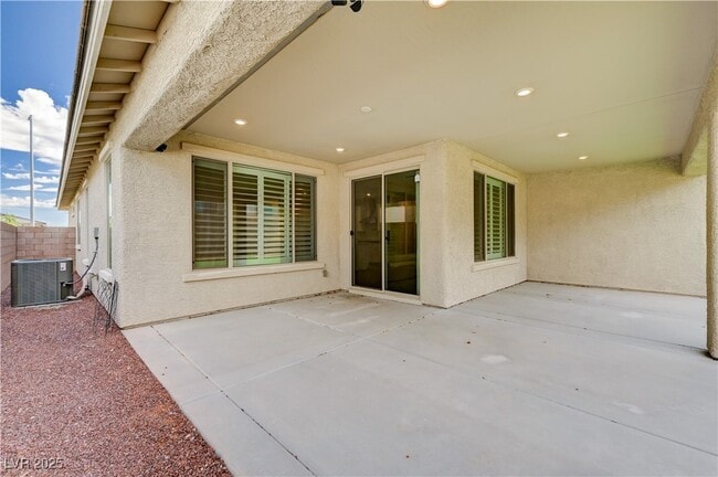 Building Photo - 2110 Millergrove Ave