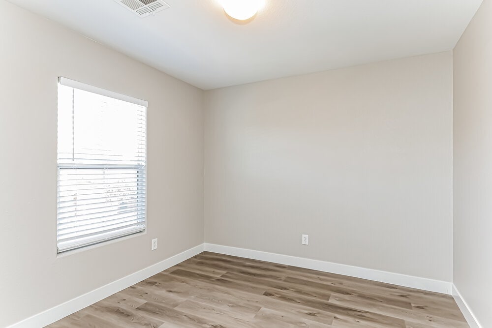 Building Photo - 570 Swiss Cottage Ave