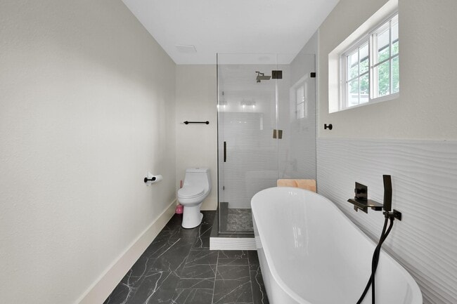 Building Photo - 6026 Willowbend Blvd