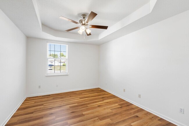 Building Photo - 5013-5015 Betty Jean Way