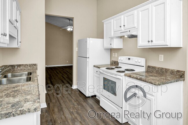 Building Photo - 2672 Rosebud Dr E