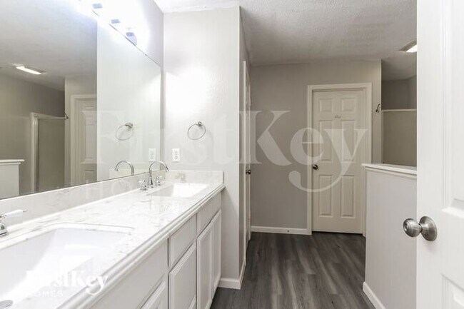 Building Photo - 5722 Dollar Forge Dr