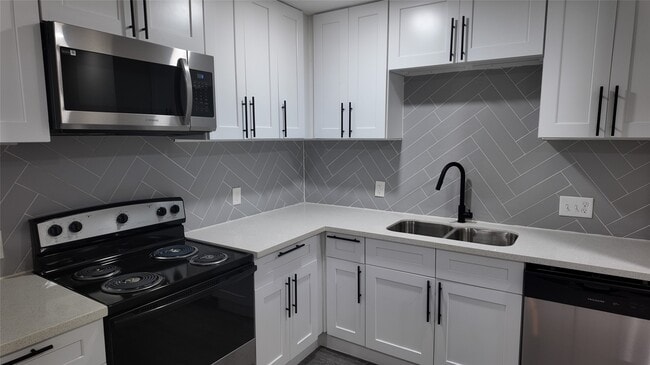 Building Photo - 917 Temple Dr