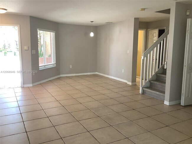 Building Photo - 7050 SW 164th Ct