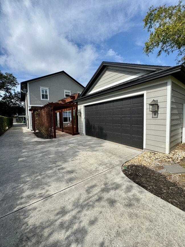 Building Photo - LUXURY RENTAL In Maitland - Winter Park Ar...