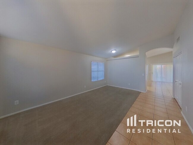 Building Photo - 12209 W Edgemont Ave