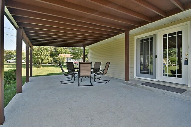 Building Photo - 6100 Cougar Dr