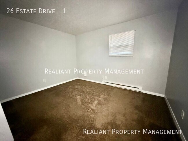 Building Photo - 26 Estate Dr