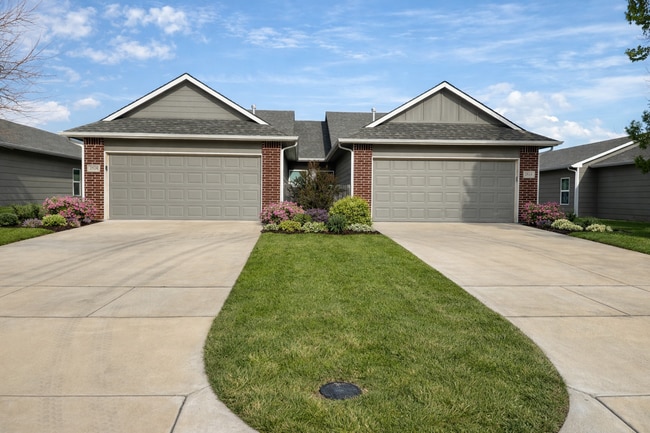 Building Photo - 2518/20 W 55th