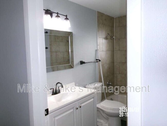 Building Photo - 6400 N 73rd St