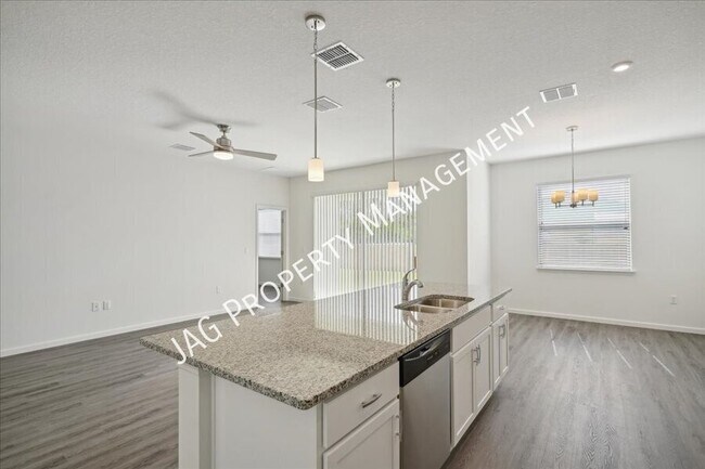 Building Photo - 516 Fredericksburg St