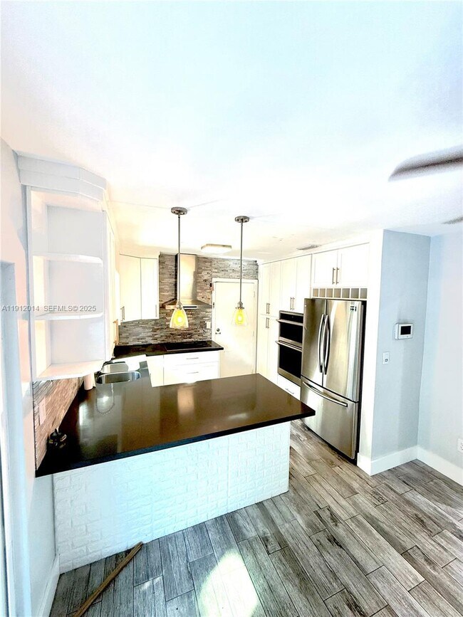 Building Photo - 11120 SW 154th St