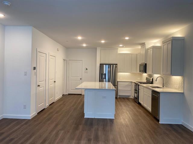 Building Photo - 619 Arapaho Dr