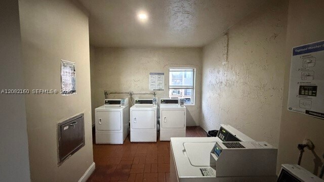 Building Photo - 6070 W 18th Ave