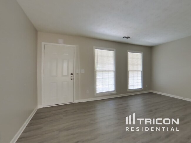 Building Photo - 188 Misty Hollow Way