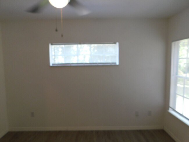 Building Photo - 2 Bed 2 Bath Split Plan Condo at Sunset Lake on Turkey Lake