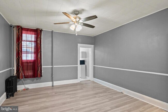 Building Photo - 1109 W 40th St