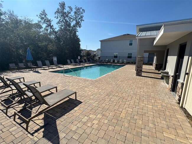 Building Photo - 7601 Stone Crk Trl