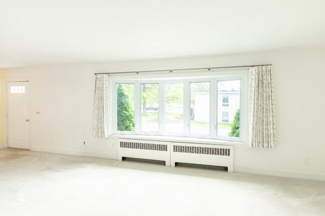 Building Photo - Charming 3BR South Portland Single-Family Home | Sunroom, Garage, Basement Storage & Spacious Yard