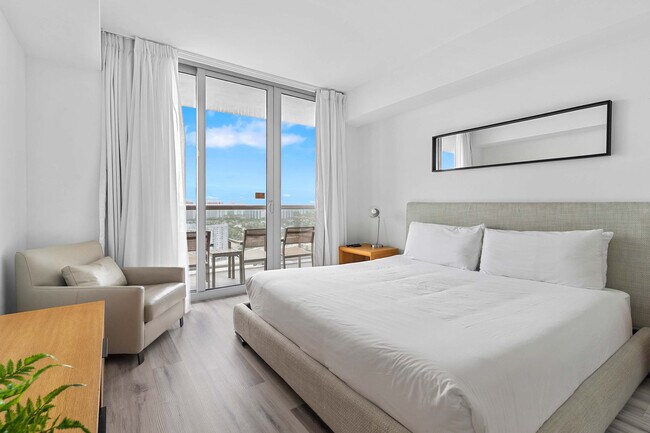 Primary Photo - 2602 Hallandale Beach Blvd