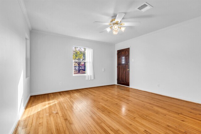 Building Photo - 4303 Piney Woods Dr