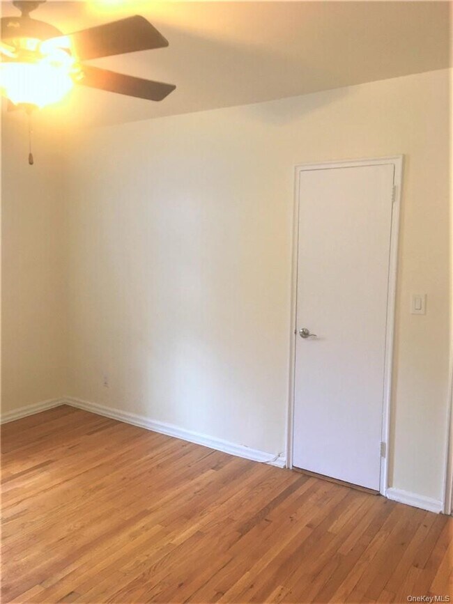 Building Photo - 770 Bronx River Rd