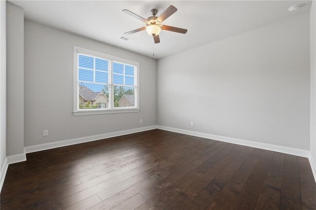 Building Photo - 710 Deer Holw Trce