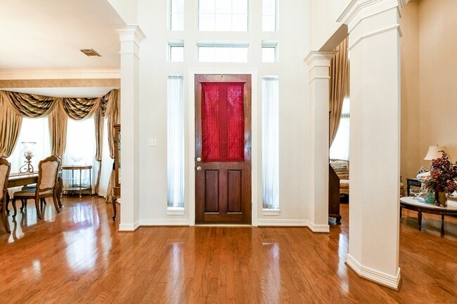 Building Photo - 3003 Grand Noble Cir