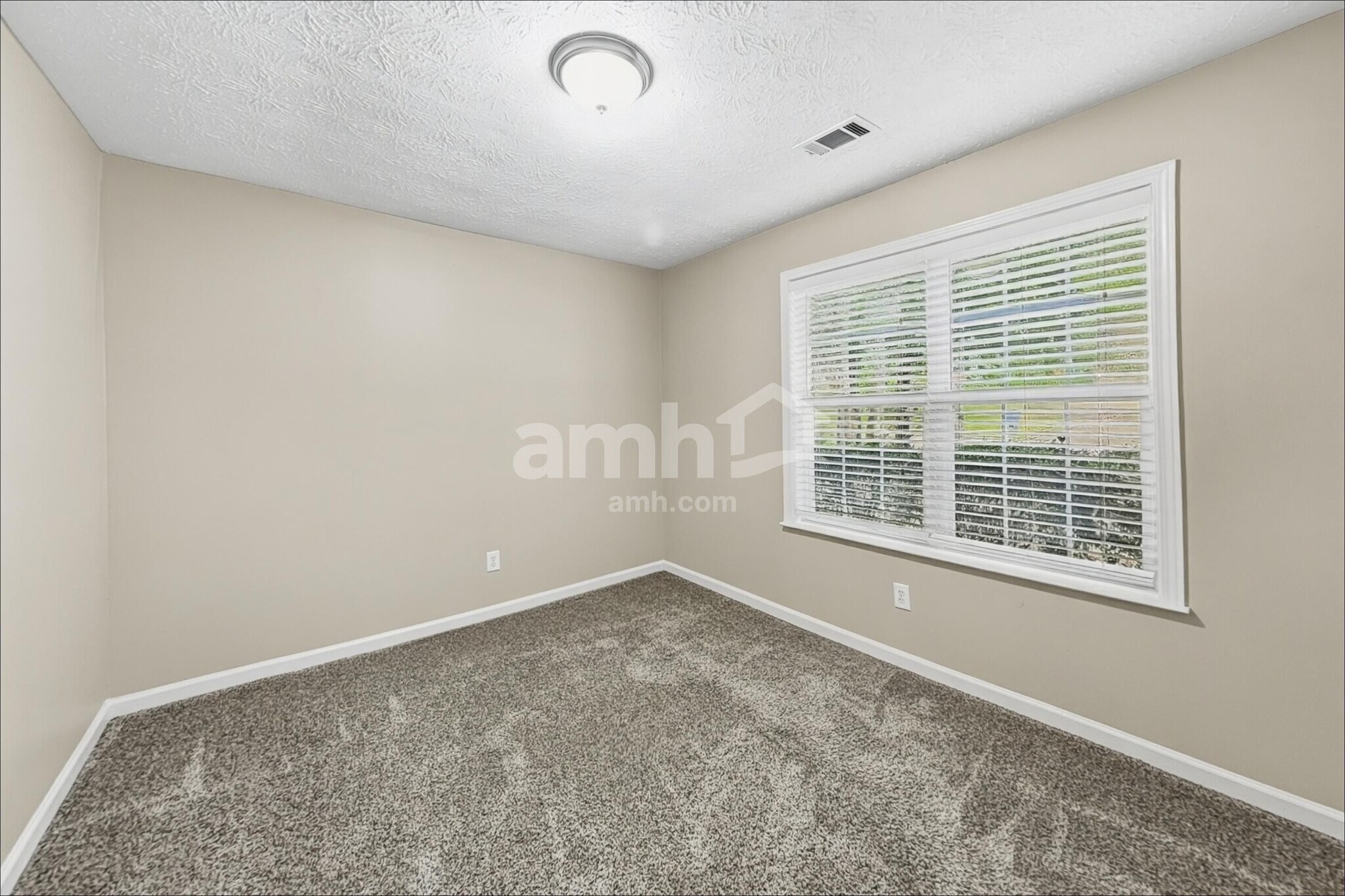 Building Photo - 451 Bellingham Dr