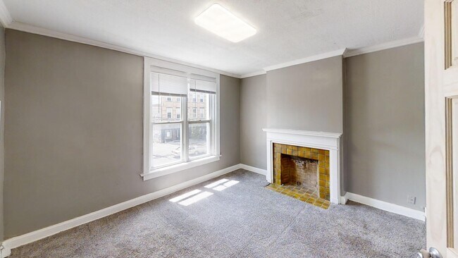 Building Photo - 236 King Ave