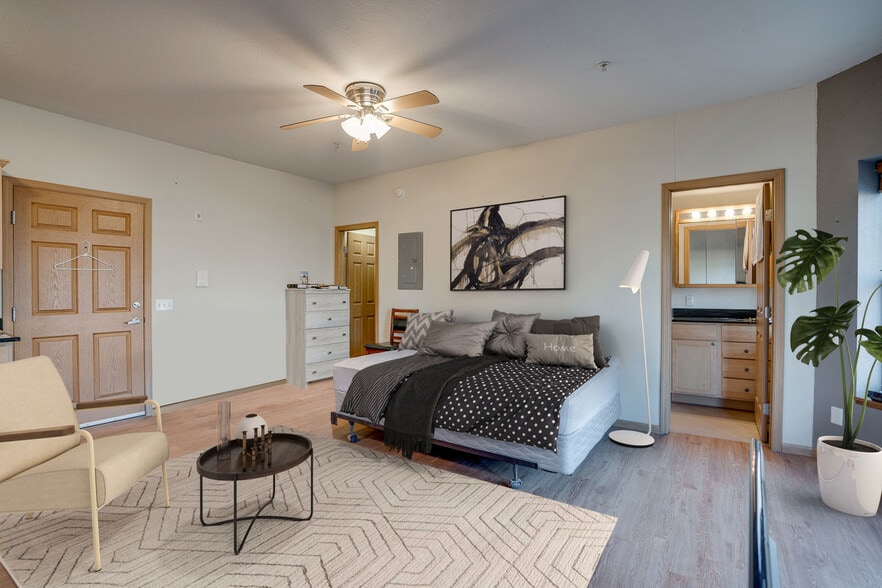 St. Apartments 137 E 17th St Minneapolis MN 55403 Apartment