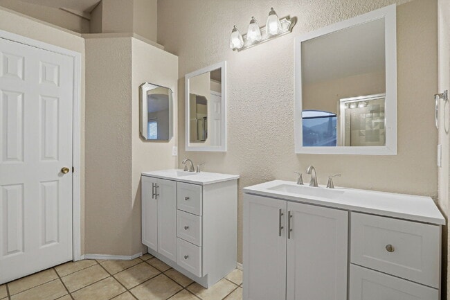 Building Photo - For Rent – 3 Bedroom, 2.5 Bath Home with Mountain Views & Refrigerated Air