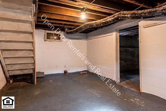 Building Photo - 515 N State St