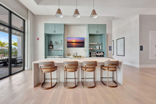 Building Photo - 9901 Regency Wy