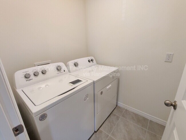 Building Photo - 32618 Canyonlands Dr
