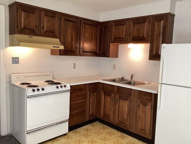 Building Photo - 119 E Burd St