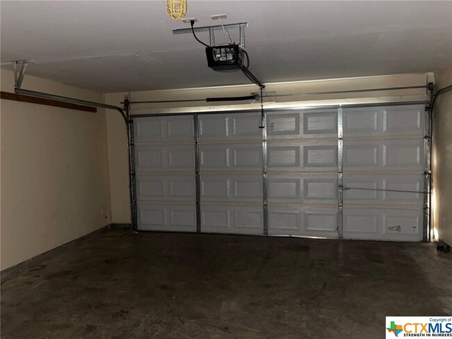 Building Photo - 1206 Fox Creek Dr